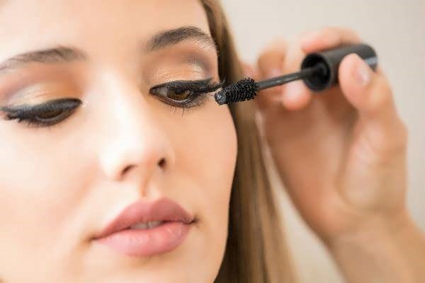 راهنمای انتخاب ریمل بر اساس فرم مژه ها