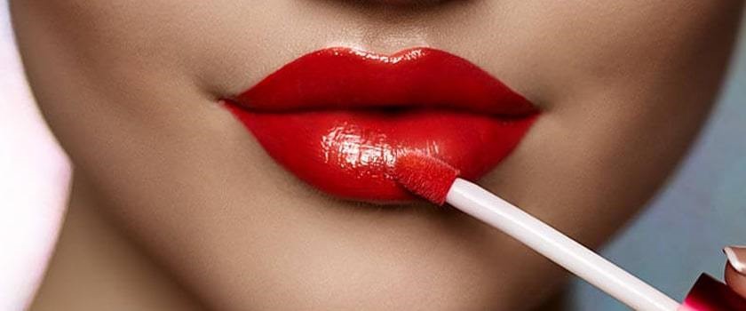 استفاده از رژ لب مایع برای آرایش لب