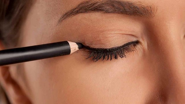 خط چشم برای کشیده تر شدن صورت